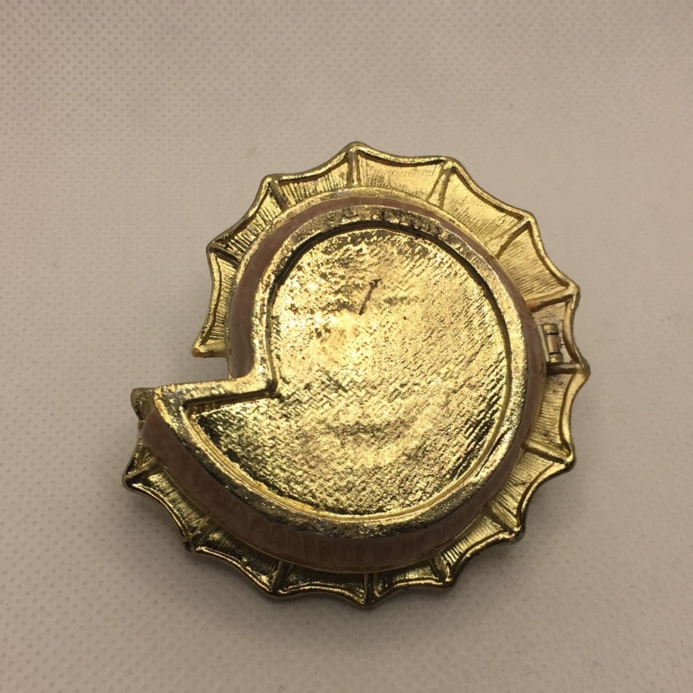 Seashell Trinket Box - Picture 4 of 5